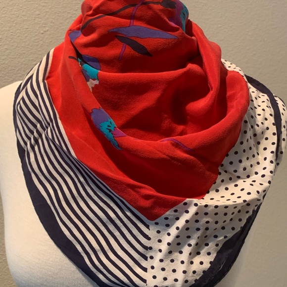 Gorgeous Furla scarf - Picture 2 of 3